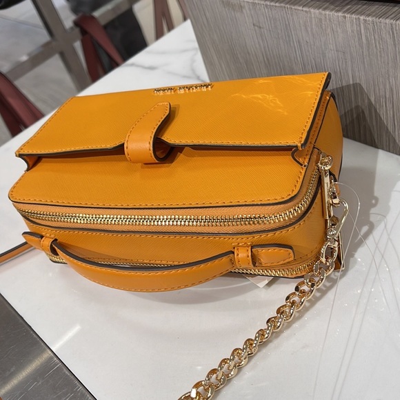 Michael Kors Women Medium Double Zip Phone Crossbody
Honeycomb Multi - Picture 7 of 16